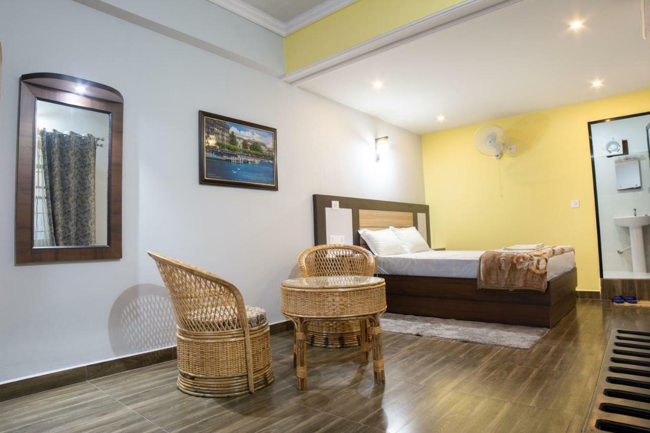 Galaxy Guest House Siddharthanagar Экстерьер фото